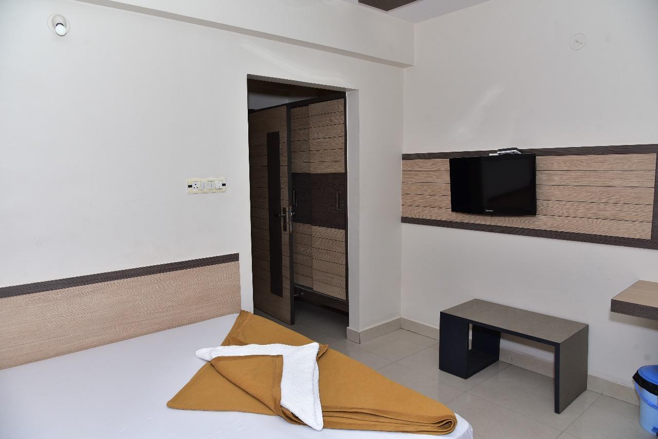 Iroomz Dwaraka Residency Bellary Exterior foto