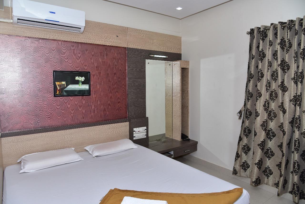 Iroomz Dwaraka Residency Bellary Exterior foto