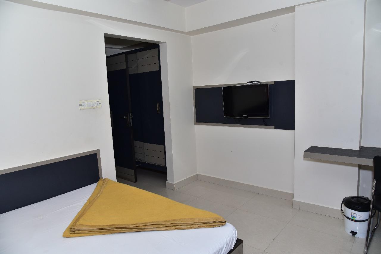 Iroomz Dwaraka Residency Bellary Exterior foto