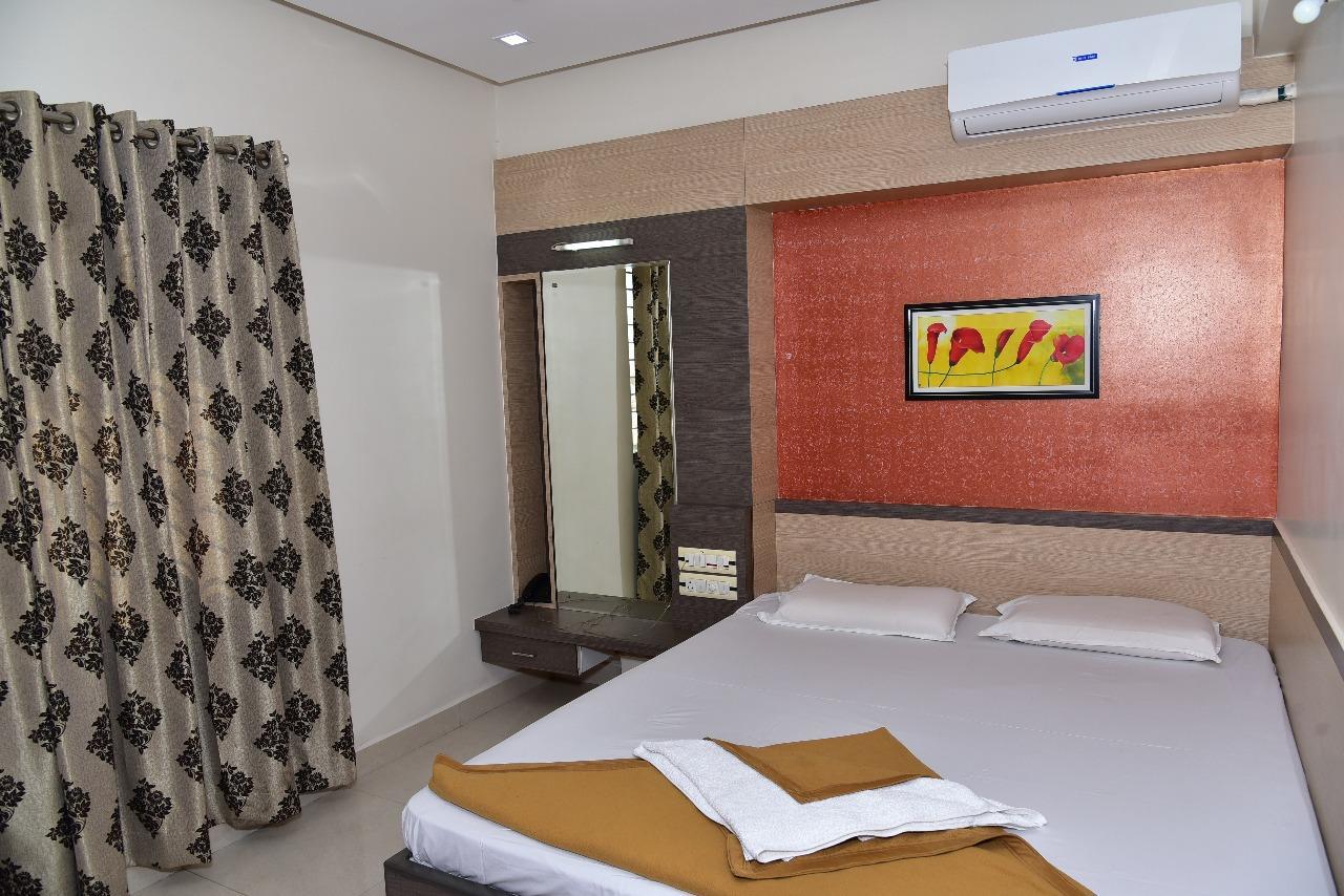 Iroomz Dwaraka Residency Bellary Exterior foto