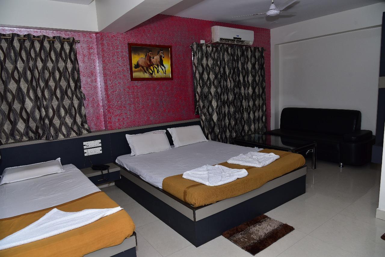 Iroomz Dwaraka Residency Bellary Exterior foto