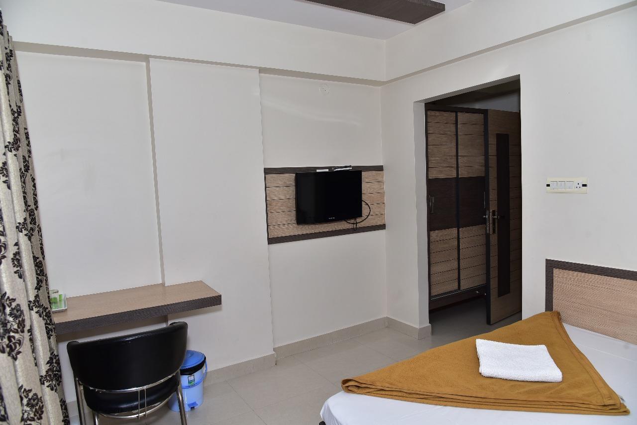 Iroomz Dwaraka Residency Bellary Exterior foto